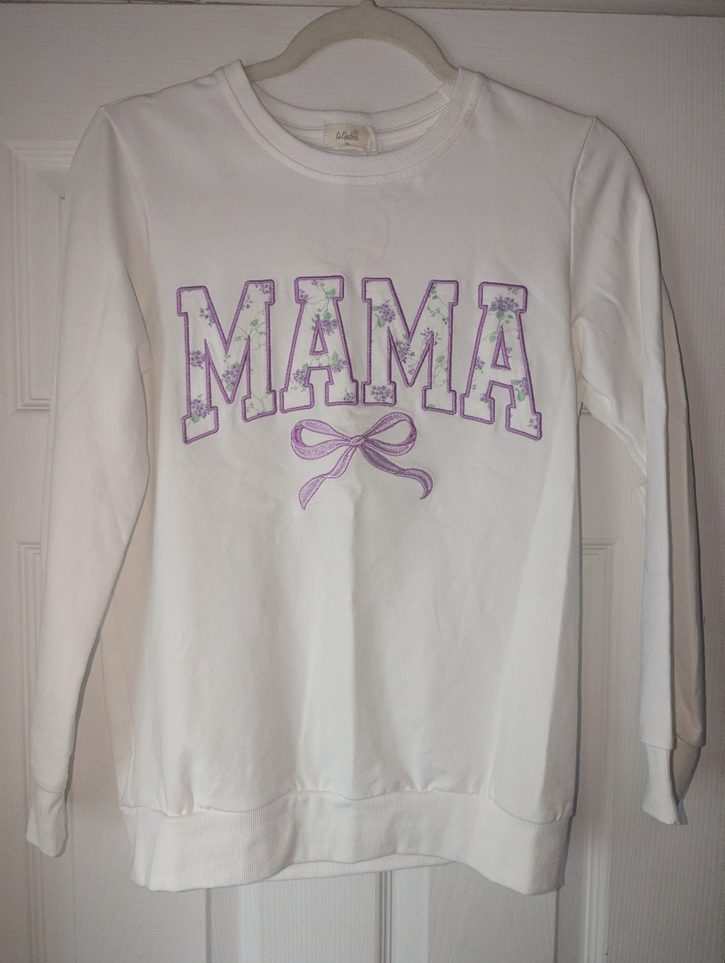 Altar'd State White 'Mama' Graphic Sweatshirt With Lavender Detail. Size Xs.